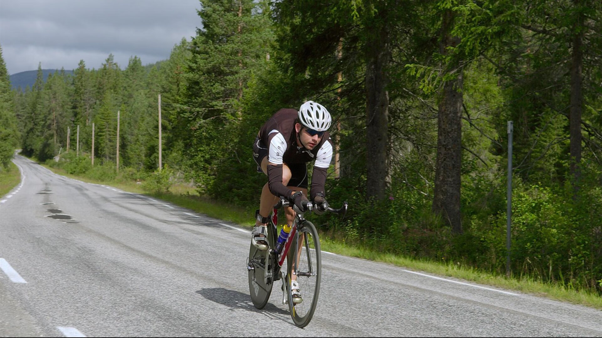 克莱存在感拉满，广厦单节风暴拉开黄蜂，诠释团队篮球的胜利哲学
